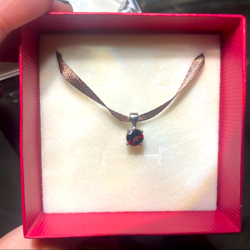 Brand New Angara Garnet Pendant Silver 1ct Aa Quality Stone